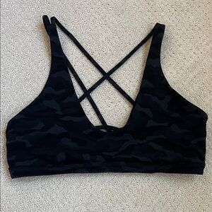 Lululemon strappy bra size 8 Black Camo